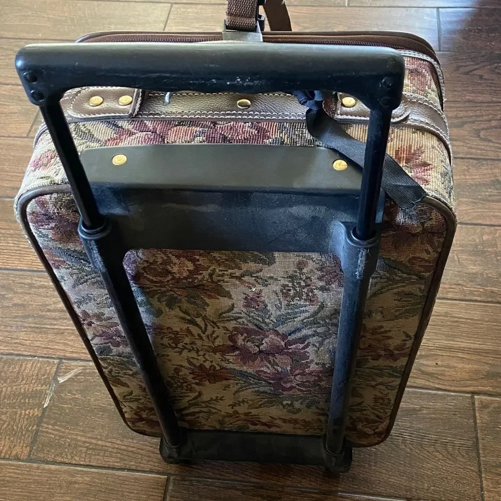 VTG,Jaguar Tapestry Elegant Brown Patterned Unisex Travel Suitcase Size Medium